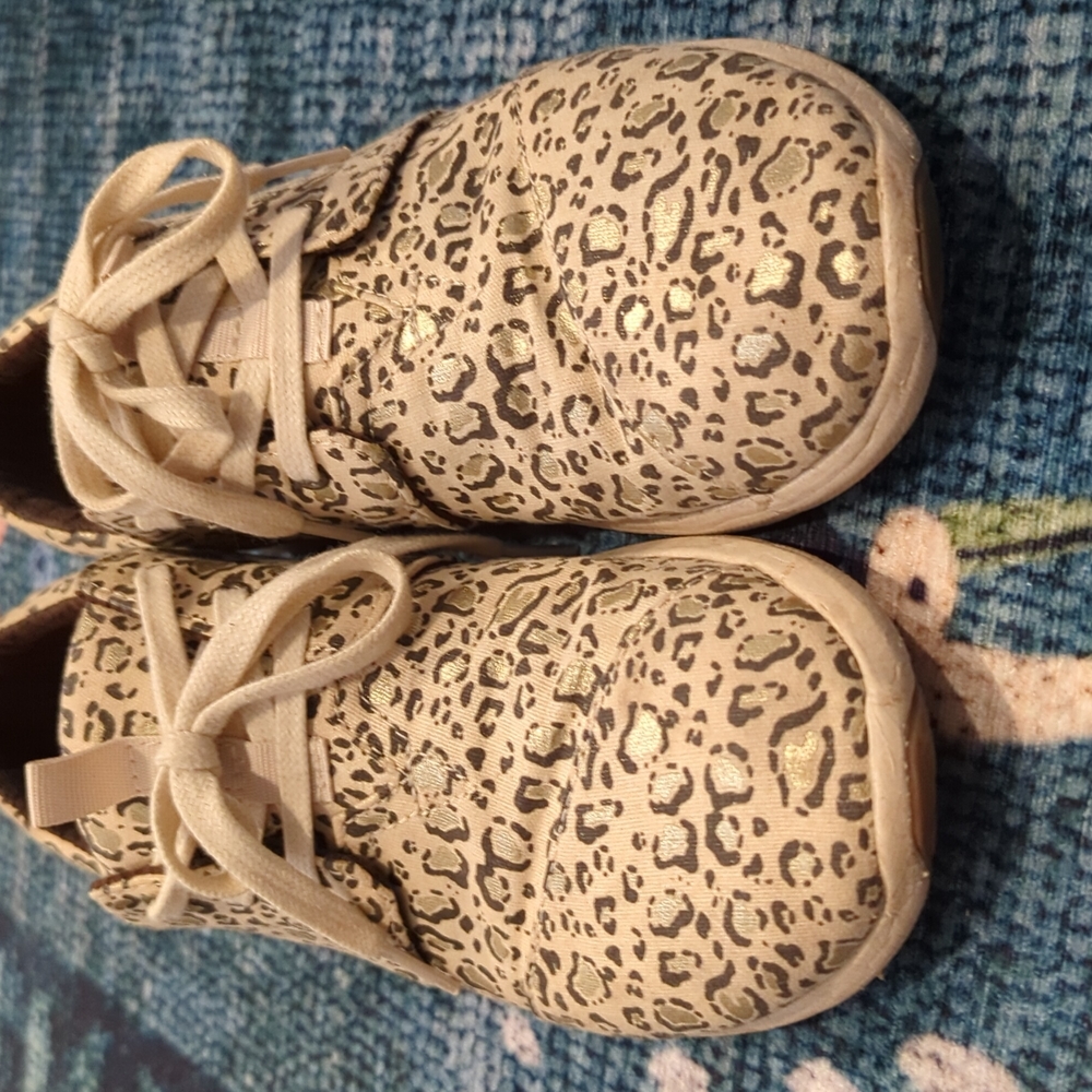 EUC Toms cheetah print sneakers size 8 - Picture 4 of 7